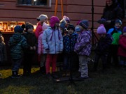 Rozsvícení vánočního stromu u MŠ